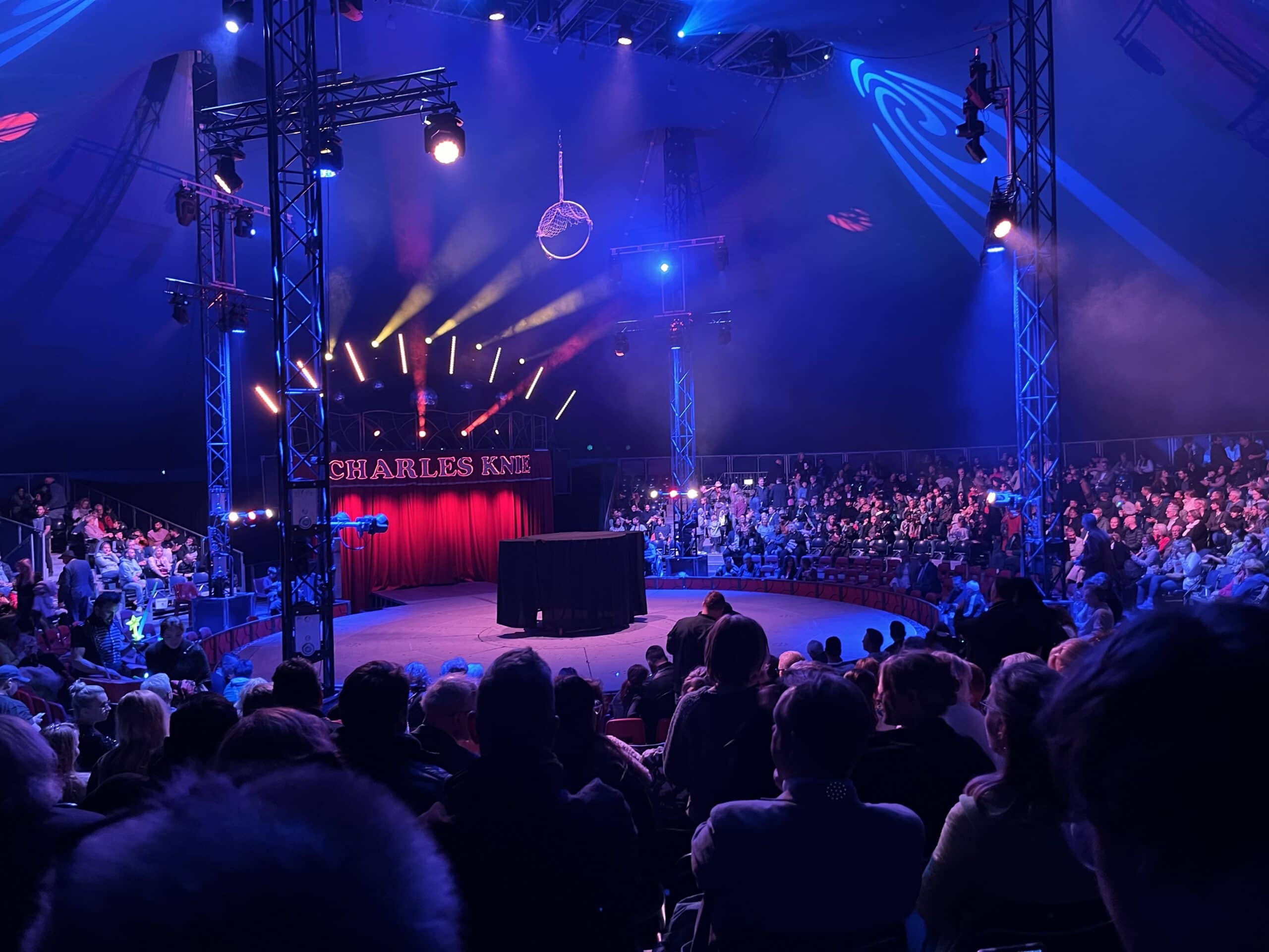 Ein Abend voller Staunen – Laatzener Tafel-Helfer bei der Zirkus-Premiere in Hamburg